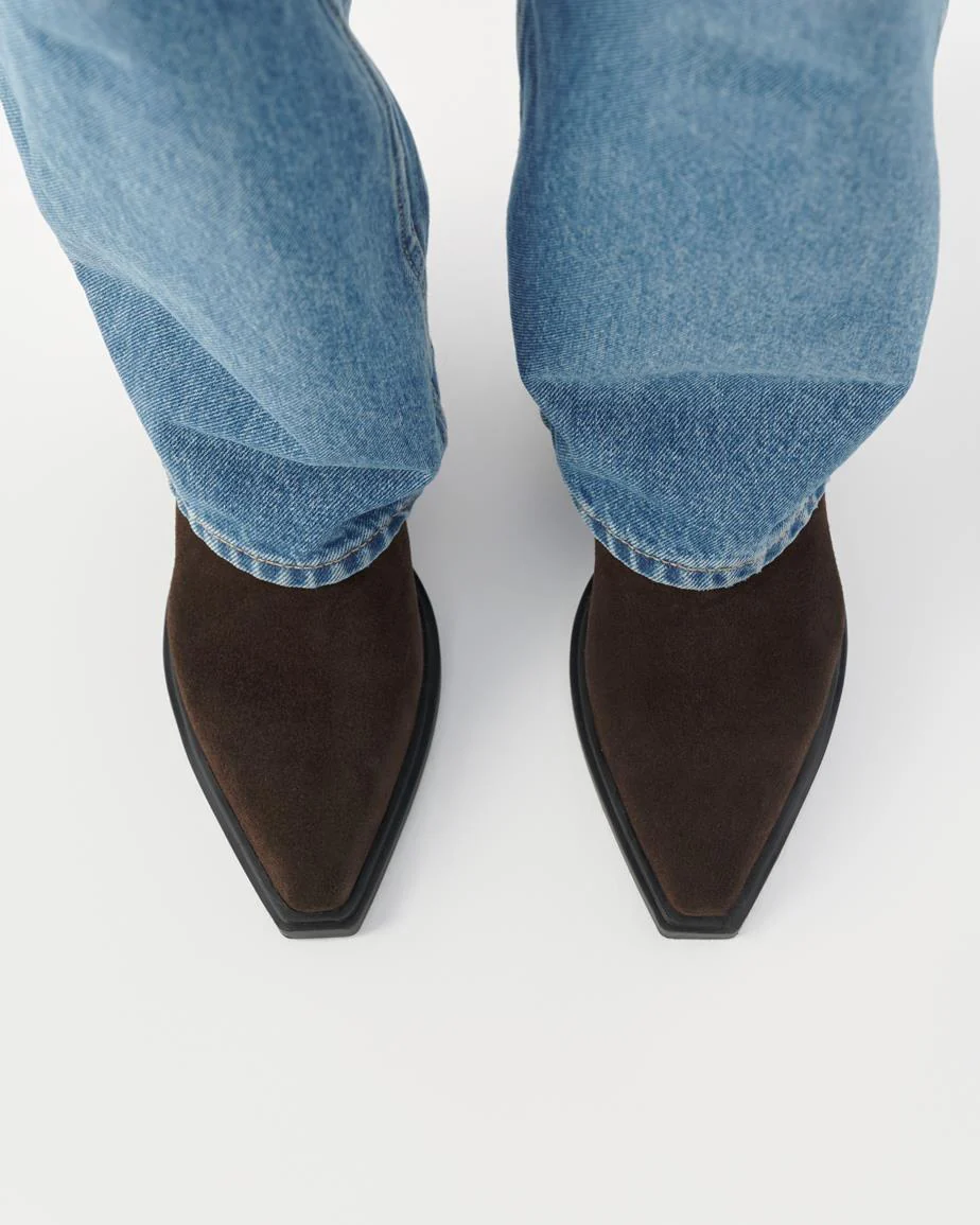 VAGABOND KELSEY ZIP ANKLE BOOTS IN CHOCOLATE - Image 2