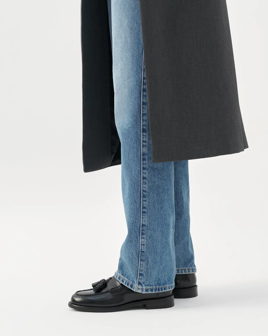 VAGABOND LINN TASSLE LOAFERS IN BLACK SHINE - Image 5