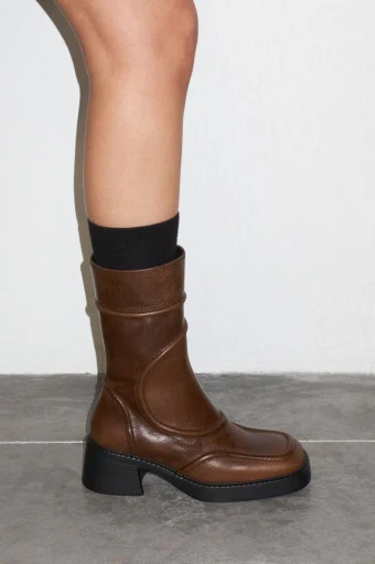 MIISTA Malene Tan and Black Ankle Boots - Image 6