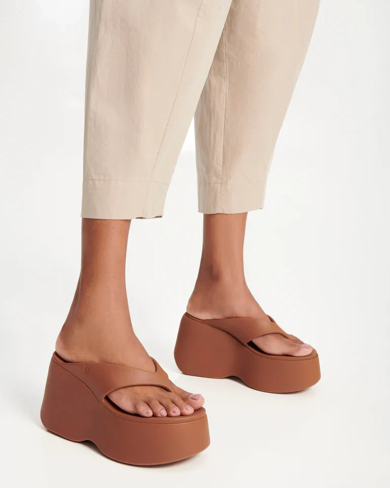 MELISSA FREE THONG WEDGE - Image 19